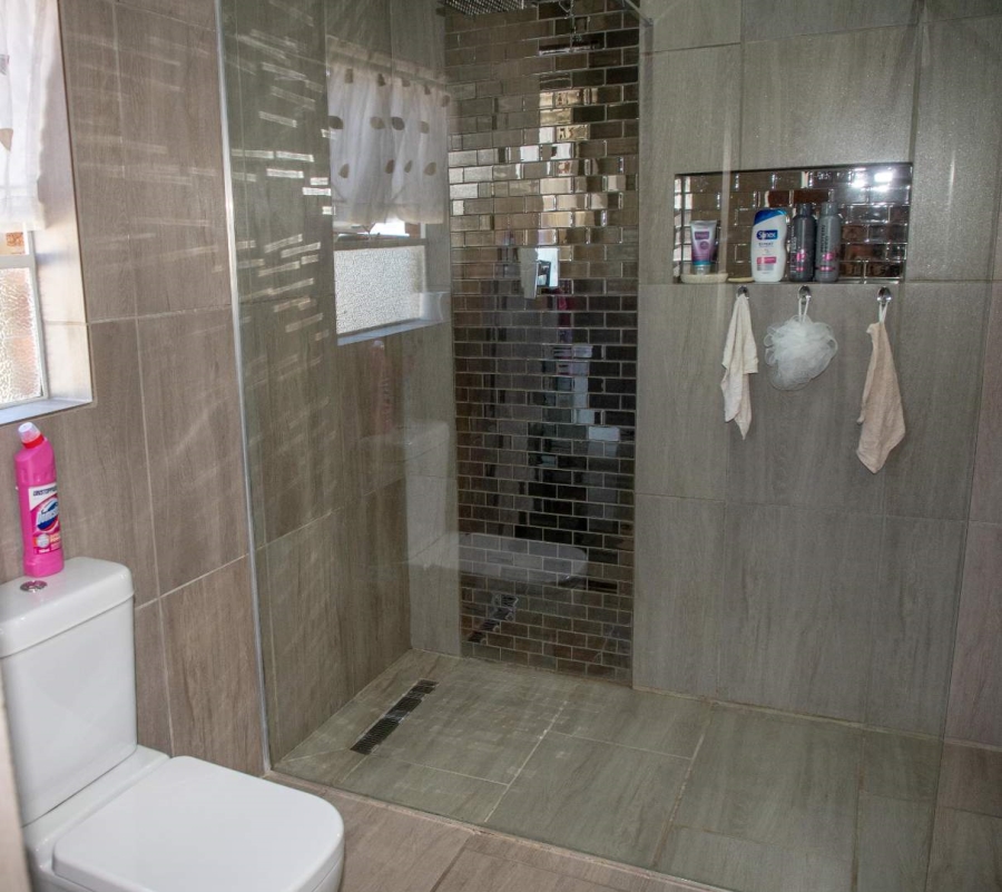 4 Bedroom Property for Sale in Heilbron Free State